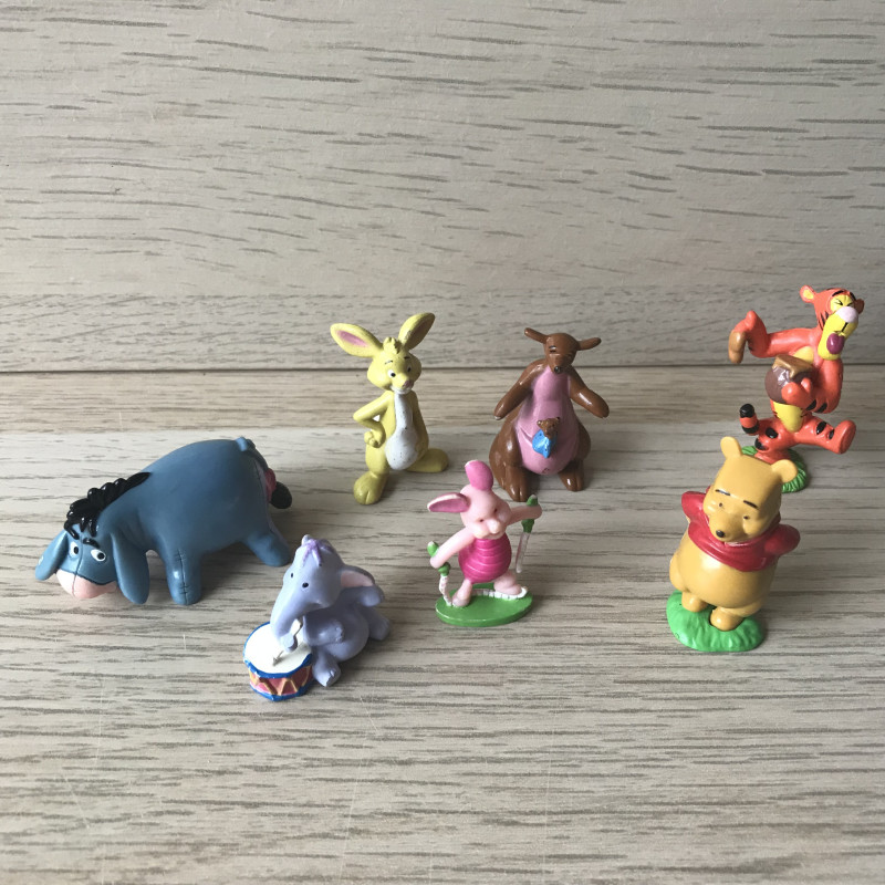 Winnie de Pooh : Figuren zijn 5 cm. hoog.