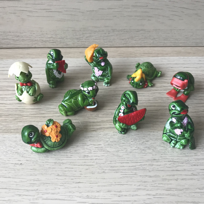 Verrassingsei figuren : 9 stuks schildpad. Set 1.