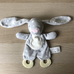 Dierenknuffel konijn met knisperpapier en bijtringen.
