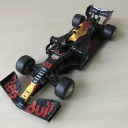 Burago Max Verstappen. Aston Martin. Zonder helmpje