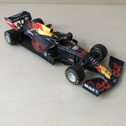 Burago Max Verstappen. Aston Martin. Zonder helmpje