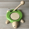 Trommeltje. Houten schildpad