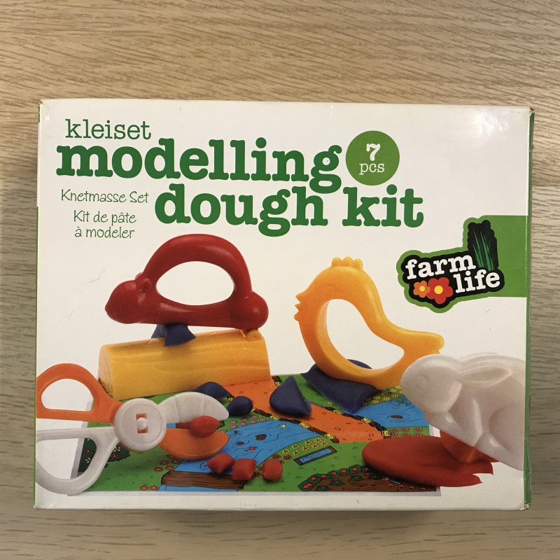 Kleiset. Boerderij. Nieuw.