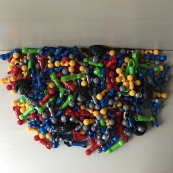 Constructiespeelgoed. Zoub. (ruim 250 onderdelen)