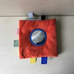 Knisperboekje : Nijntje wie ben jij? 14,5 x 14 cm.
