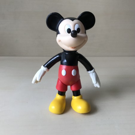 Disney : Mickey Mouse.