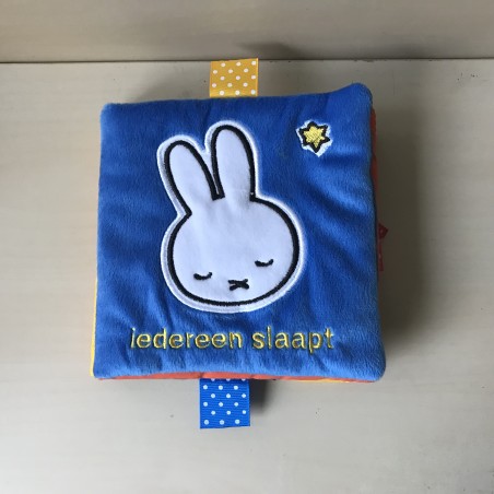 Nijntje : Stoffen boekje Nijntje. Iedereen slaapt.