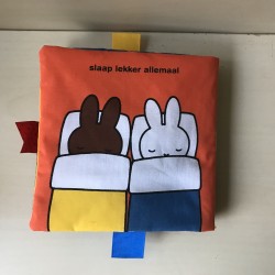Nijntje : Stoffen boekje Nijntje. Iedereen slaapt.