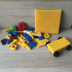 Clippo / Nopper. 41stuks. Met kar en grondplaat
