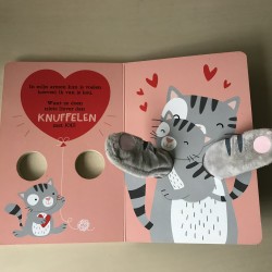 Knuffel me. Klein katje