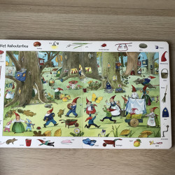 Een speurtocht door sprookjesland. Kijk- en zoekboek