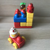 Lego Primo : Grondplaat met blokken en figuren.