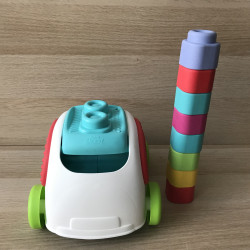 Clemmy. Auto met set zachte stapelblokken