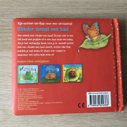Vlinder neemt een bad