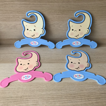 4 Baby Born kledinghangers