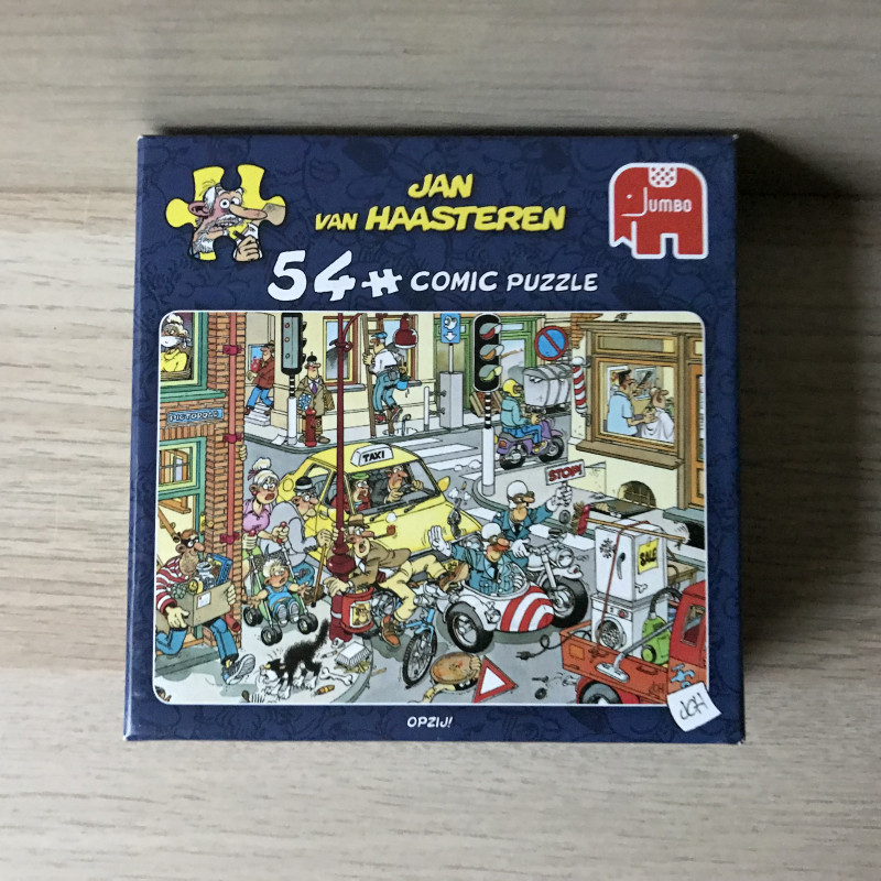 Mini Jan van Haasteren : Opzij! 54 stukjes. -poster