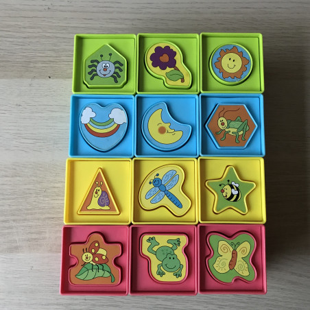 Stapelblokken met allerlei vormpjes.