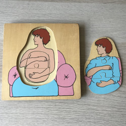 Houten puzzel. Zwangerschap