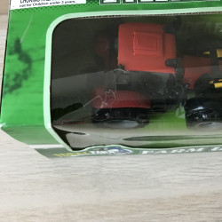 Tractor. Nieuw, folie beschadigd