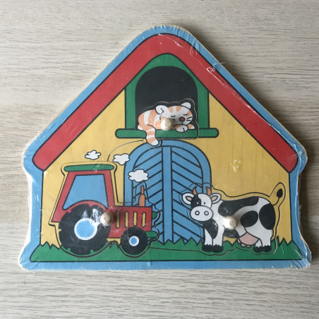 Puzzelplankje Knopjespuzzel : boerderij. 3 stukjes. Nieuw