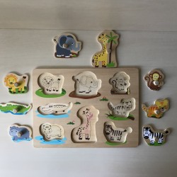 Puzzelplankje Knopjespuzzel : Dieren. 8 stukjes.