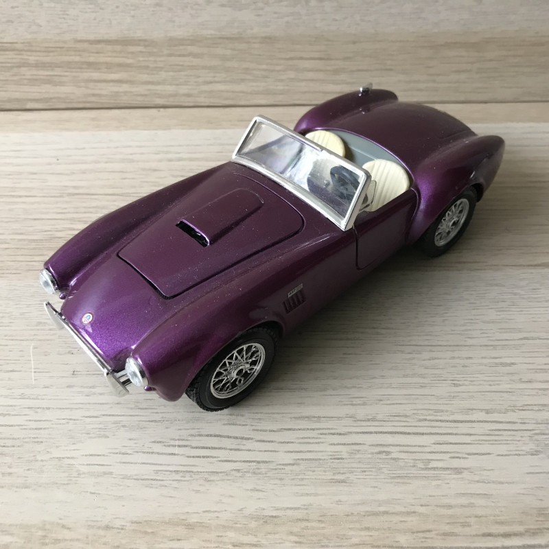 Bburago Ford Cobra 427. 1:24
