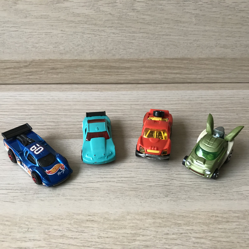 4 Hotwheels : 4 snelle autootjes
