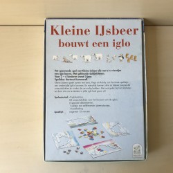 Kleine IJsbeer : Kleine IJsbeer bouwt een iglo