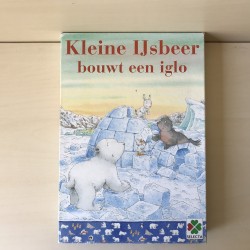 Kleine IJsbeer : Kleine IJsbeer bouwt een iglo