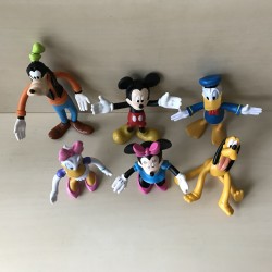 Disney : Mickey, Minnie Mouse, Pluto, Goofy, Donald en  Katrien Duck.