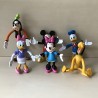 Disney : Mickey, Minnie Mouse, Pluto, Goofy, Donald en  Katrien Duck.