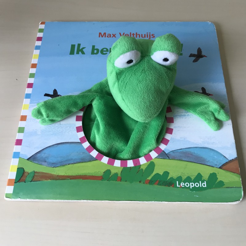 Max Velthuijs : Ik ben Kikker ( een handpopboek )