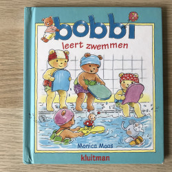 Bobbi leert zwemmen