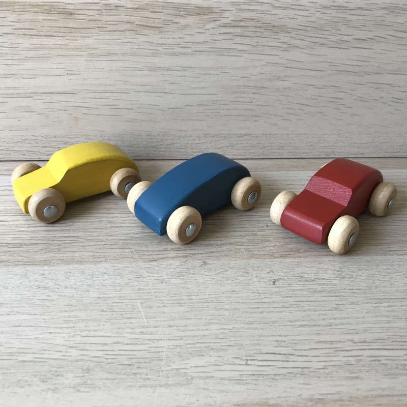 3 Houten autootjes