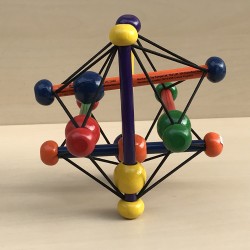Rammelaar Manhattan Toy Skwish Classic. Hoogte/breedte 14 cm.