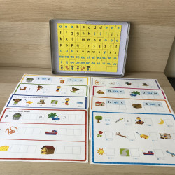 Rompompom : Magnetische letterdoos met de letters van school.