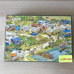 -1 stukje. Jan van Haasteren : Camping chaos. 1500 stukjes.