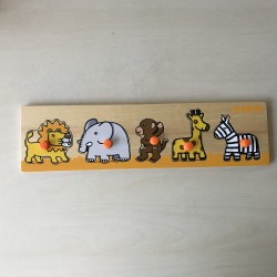 Djeco : Puzzelplankje Knopjespuzzel Savannedieren. 5 stukjes.