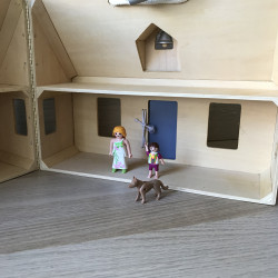 Janod : Houten meeneem poppenhuis / school