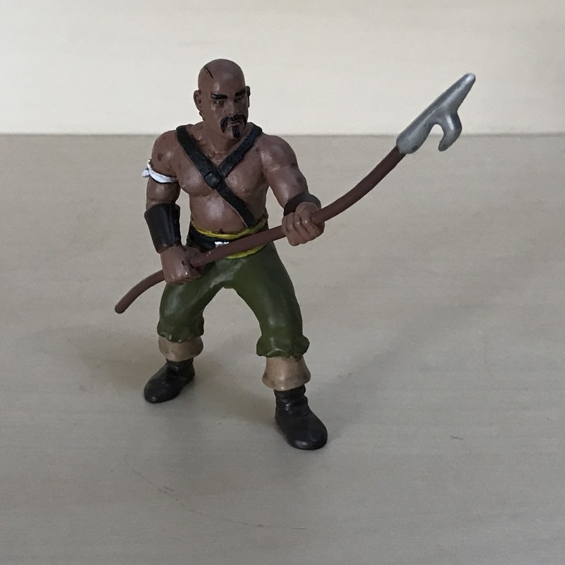 Papo : Figuur met hellebaard.  Nummer 32.