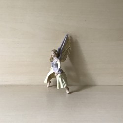 Papo : Engel. 6 cm. breed en 11,5 cm. hoog Nummer 67