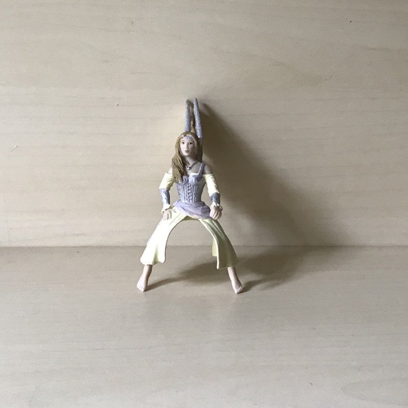Papo : Engel. 6 cm. breed en 11,5 cm. hoog Nummer 67