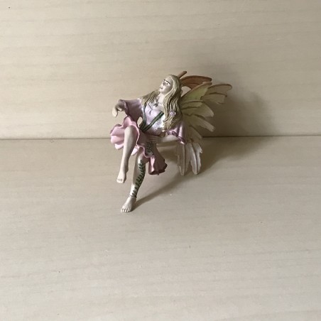 Papo : Engel. 5,5 cm. breed en 11 cm. hoog Nummer 83