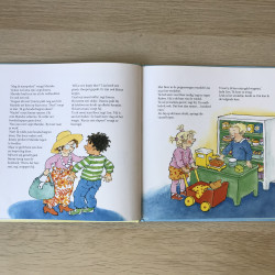 Vivian den Hollander : Hoi, naar school!