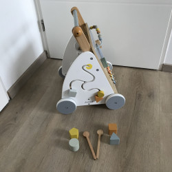Janod loopwagen, activiteitentrolley