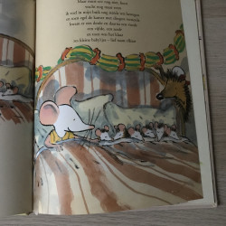 Marianne Busser: Wat dacht je van een wiegje? (muis en egel)