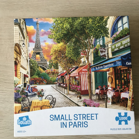 Small street in Paris. 1000 stukjes