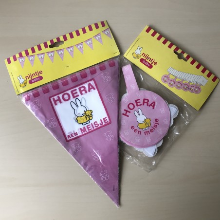 Nijntje : Nieuw. Hoera een meisje. Vlaglijn en feestslinger.
