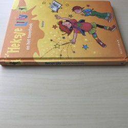 Heksje Lilly en het toverboek