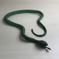Slang : 52 cm. lang
